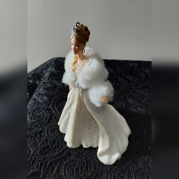 BARBIE 2003 KEEPSAKE SPECIAL EDITION ORNAMENT - Picture 3 of 4